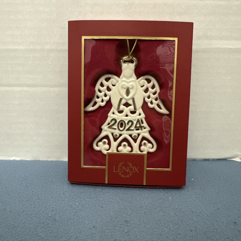 Lenox Cream 4.25" (10.7 cm) 2024 - A Year to Remember - Angel Christmas Ornament